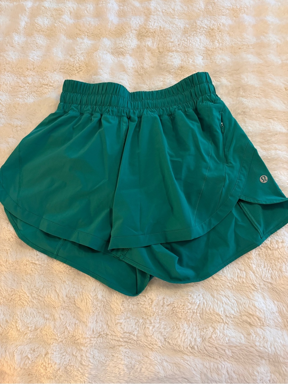 Lululemon track that shorts